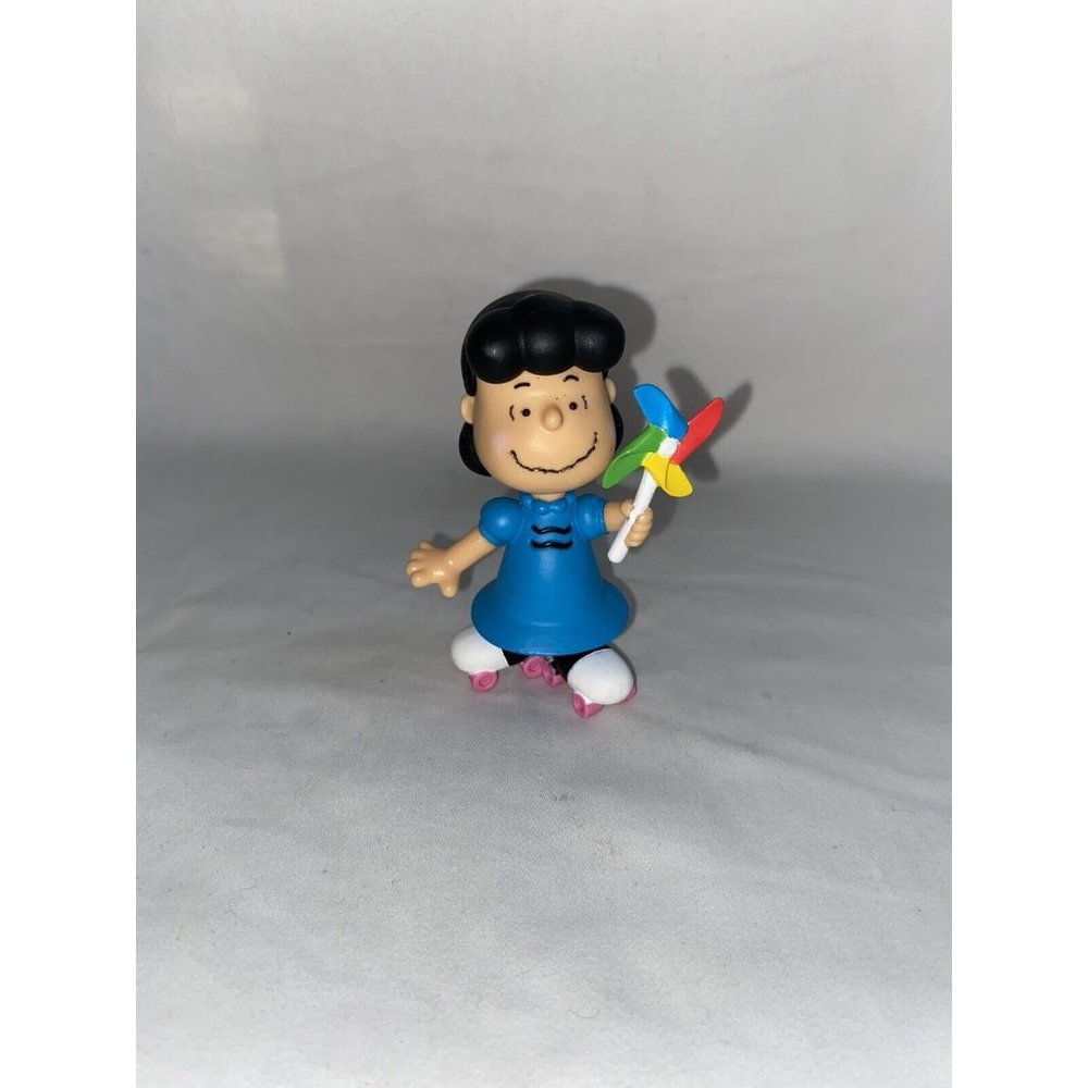 Peanuts figure of Lucy great condition